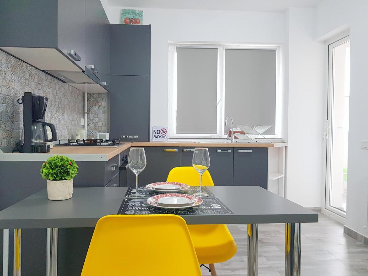 בוקרשט Yellow House Luxury Berceni מראה חיצוני תמונה